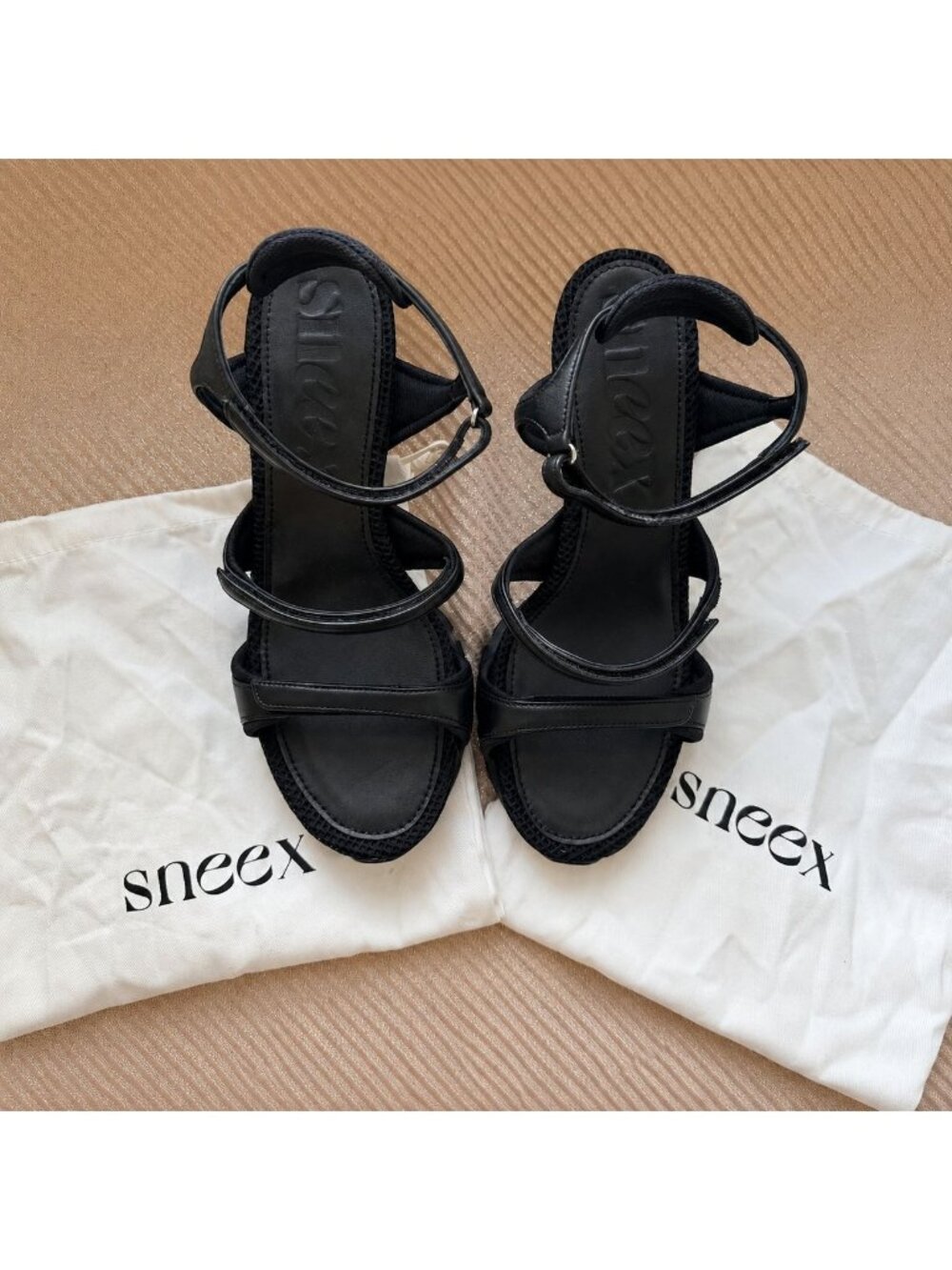 Sneex Charlie Sandal Black Leather NEW Mesh Triple Strap Heels Womens 11 - Picture 5 of 11